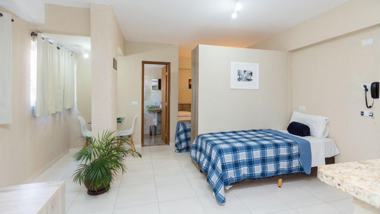 Estudios Confortaveis Com Precos Acessiveis Totalmente Mobiliados Curitiba Bagian luar foto