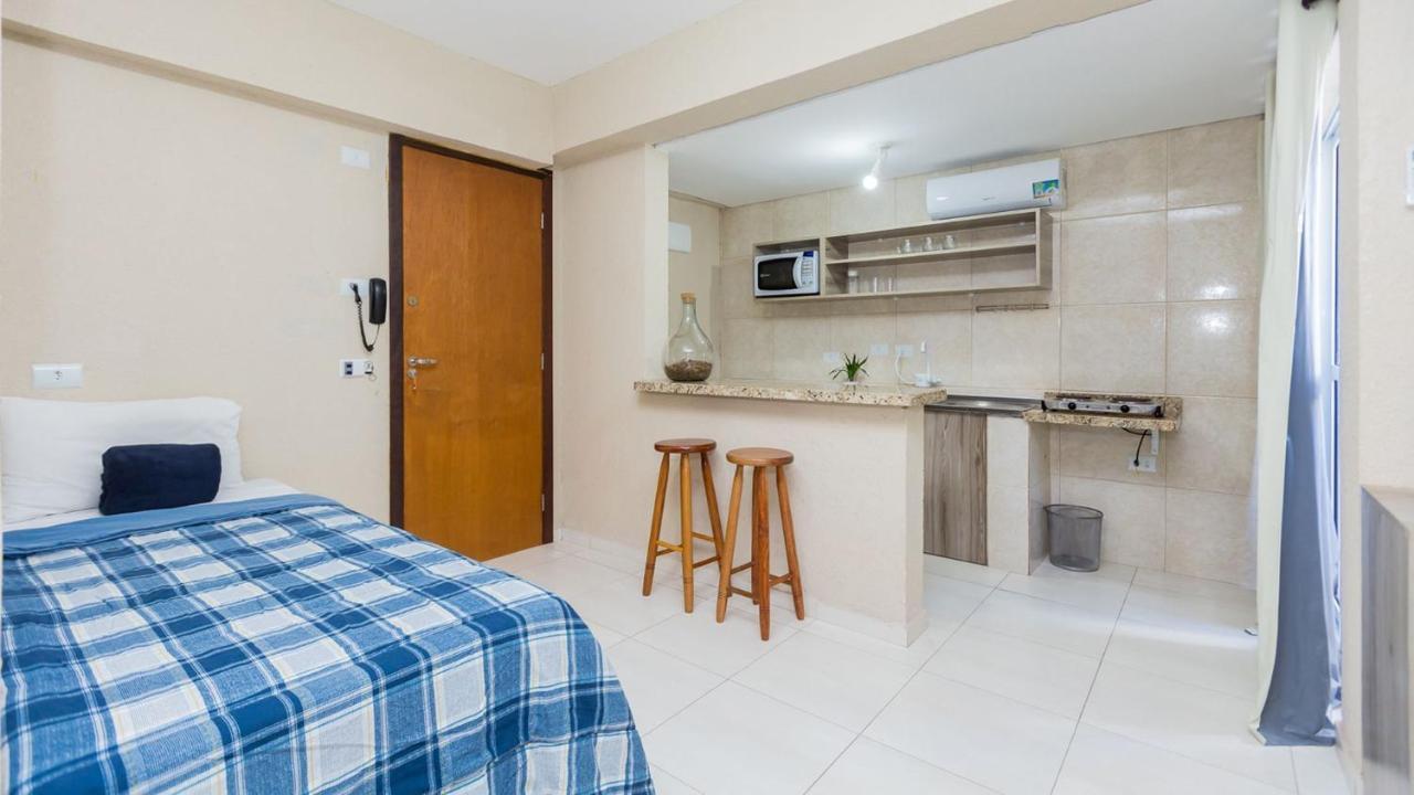 Estudios Confortaveis Com Precos Acessiveis Totalmente Mobiliados Curitiba Bagian luar foto